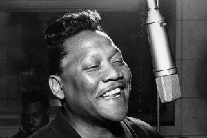 NASHVILLE - CIRCA 1960:  Blues and soul singer Bobby 'Blue' Bland in the recording studio circa 1960 in Nashville, Tennessee. (Photo by Michael Ochs Archives/Getty Images)